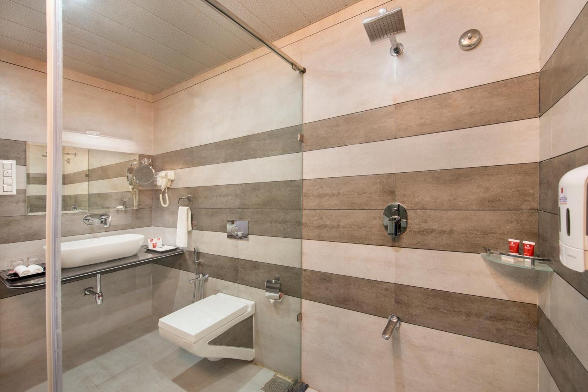 Lords Eco Inn Morbi Cameră foto